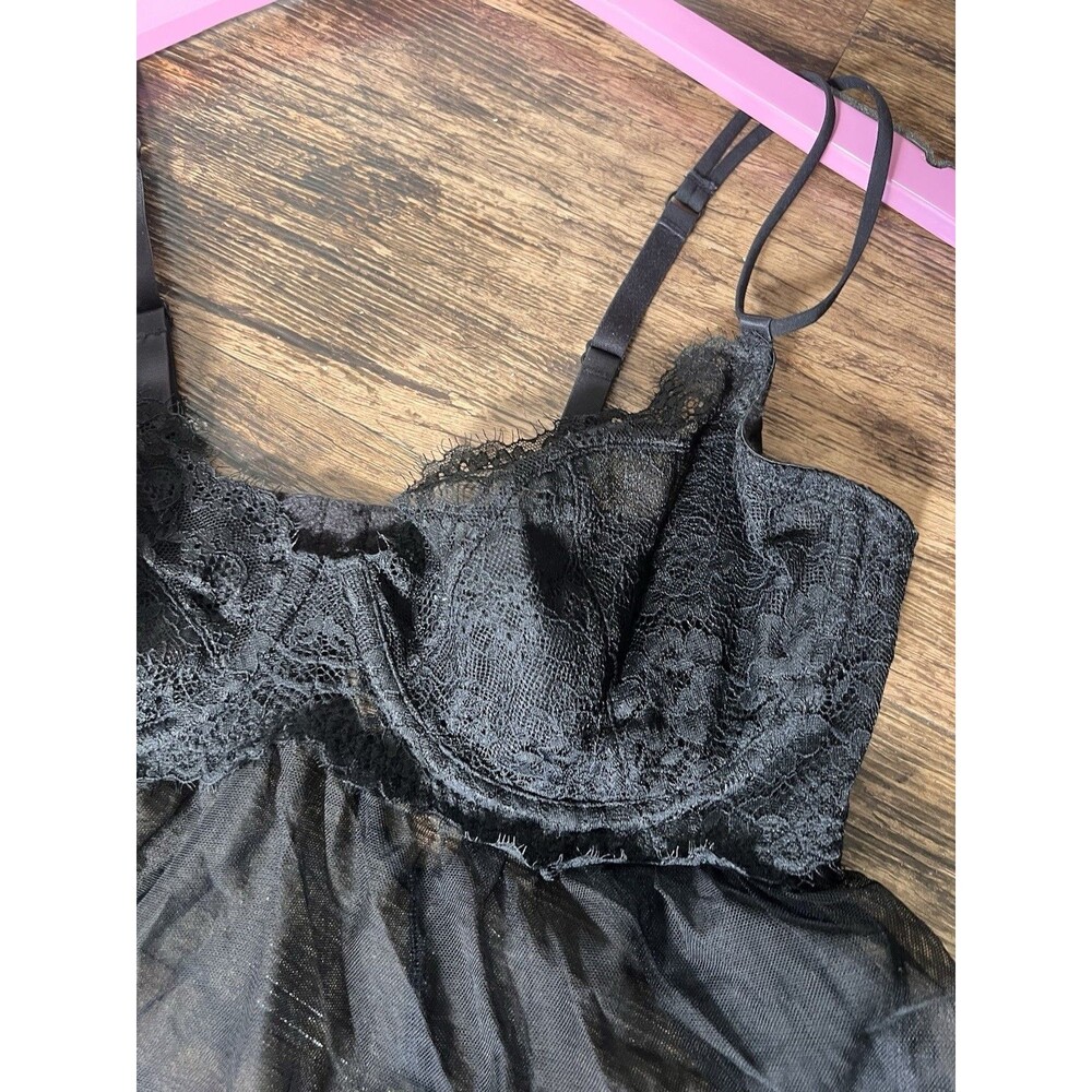 H&M Lingerie Slip Black Lace Size 38D Adjustable Straps Brand New